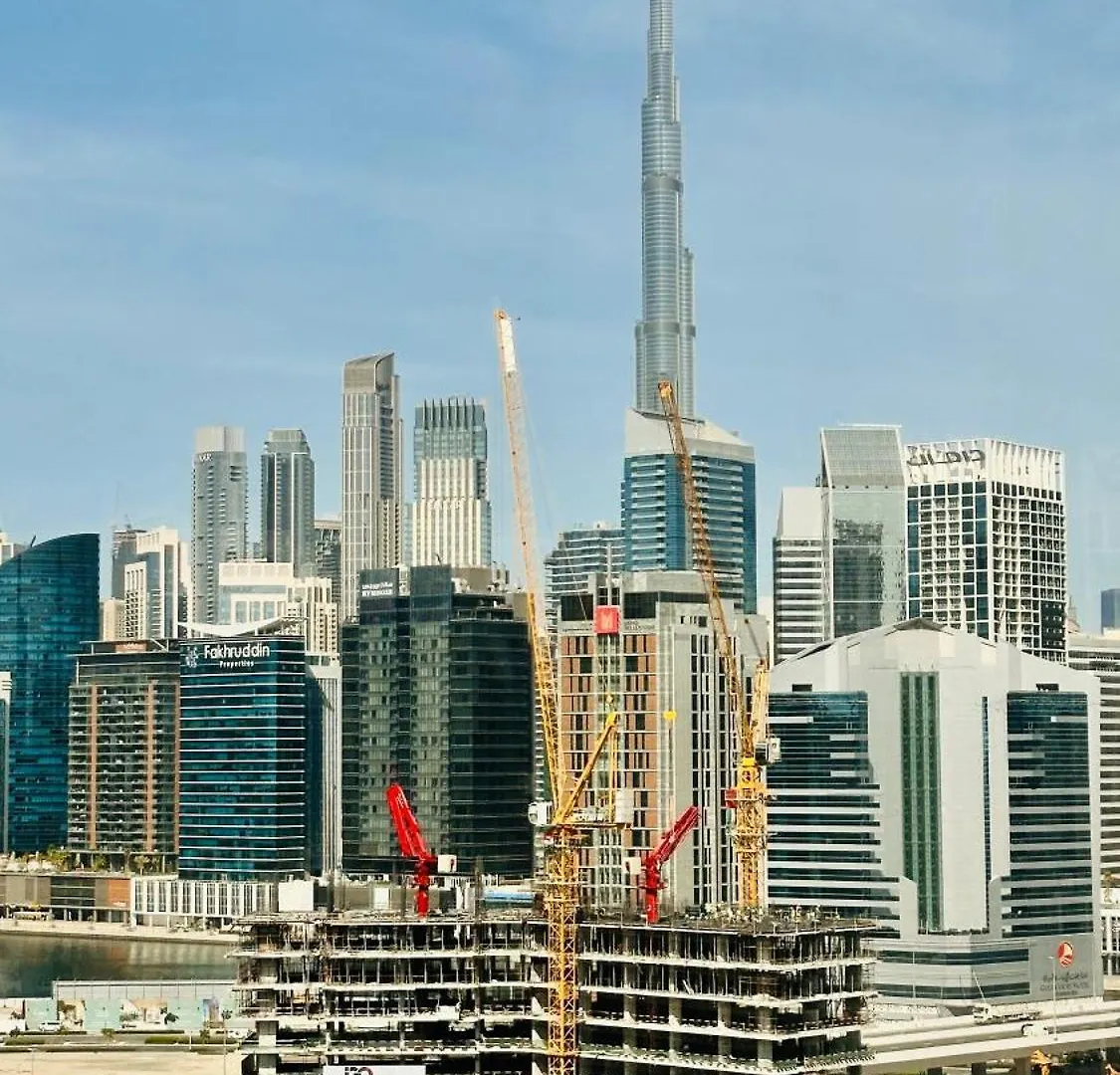 Upscale Apartment At Oval Tower Near Downtown With Balcony And Parking By Belvilla Dubai Hotel
