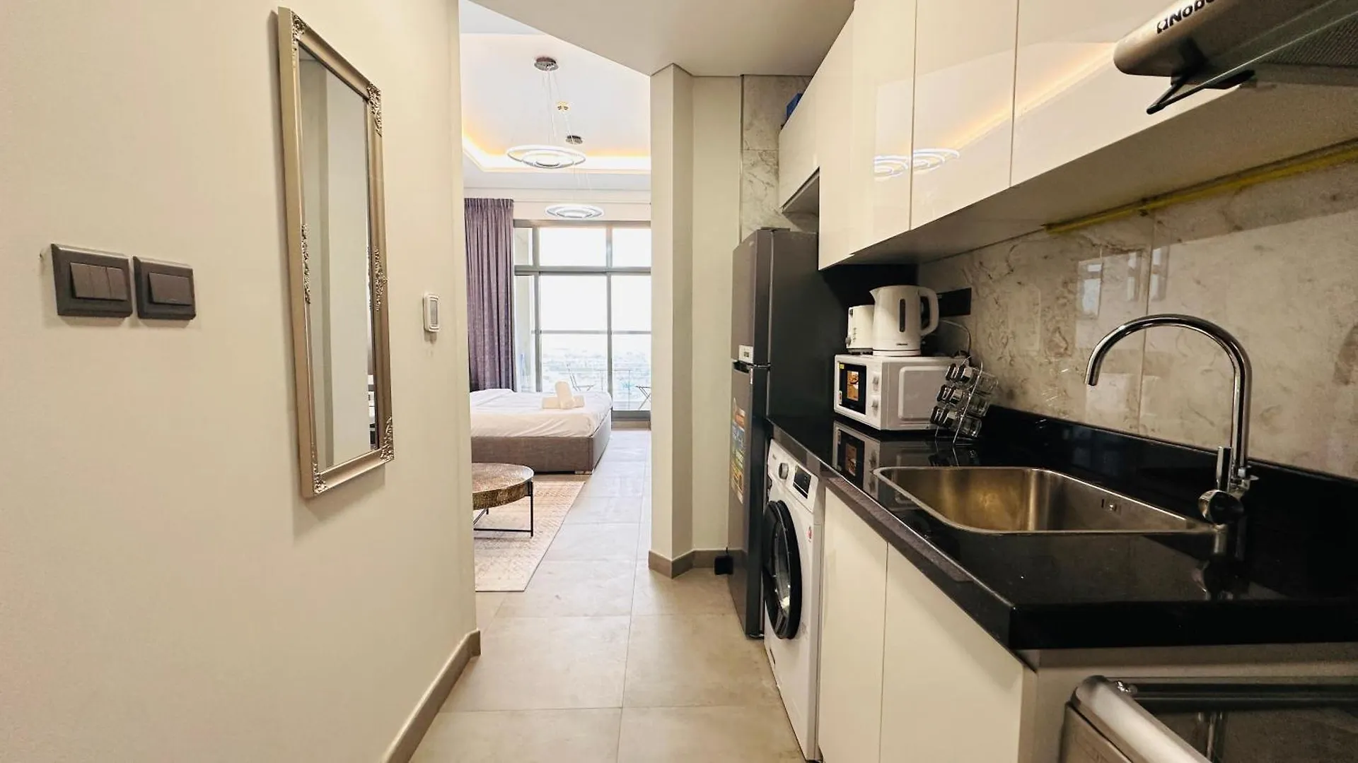 Upscale Apartment At Oval Tower Near Downtown With Balcony And Parking By Belvilla Dubai United Arab Emirates
